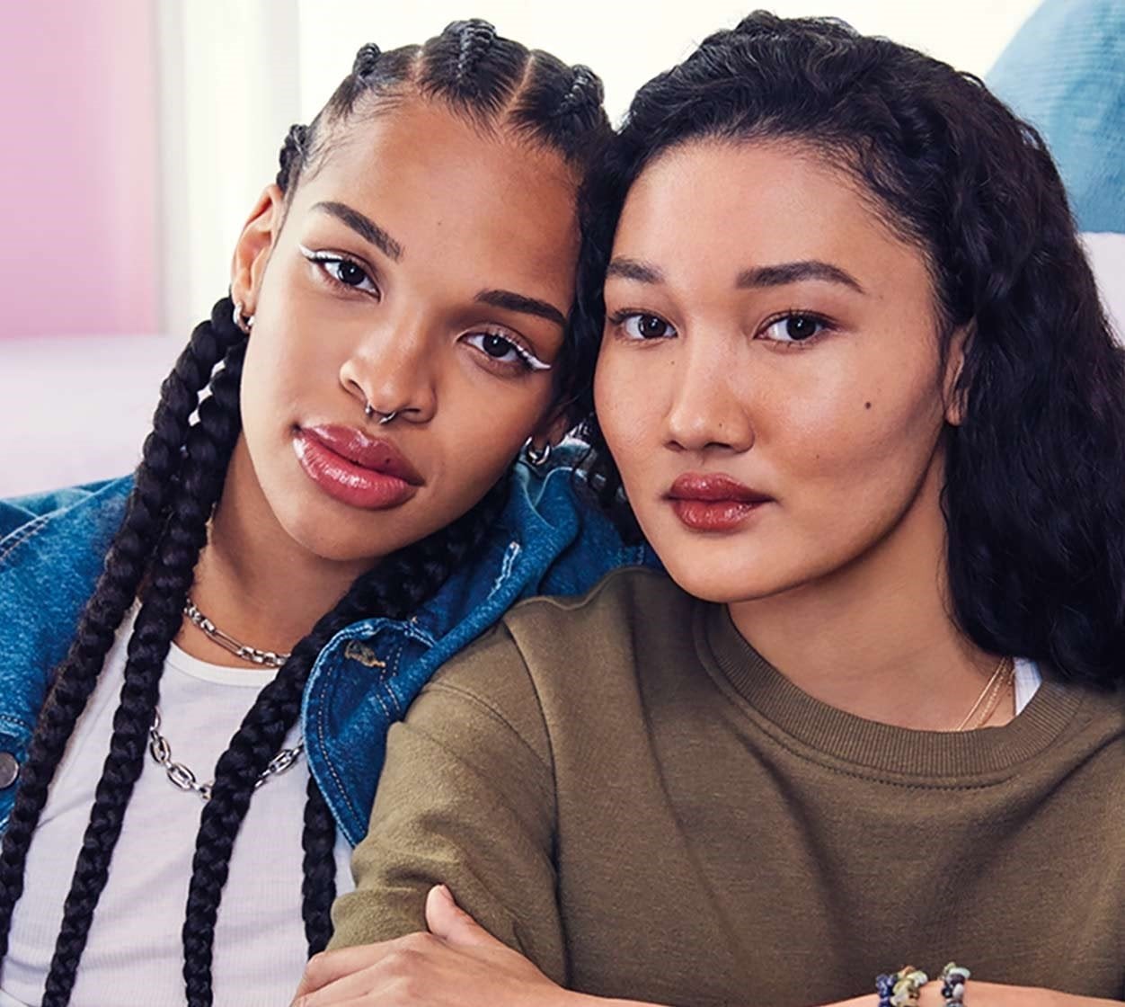 :/el-maquillaje-marca-la-diferencia/brave-together